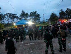 TNI Backup Kepolisian Redam Bentrok Dua Suku di Wouma