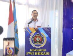 Plt. Wali Kota Bekasi  Secara Resmi Membuka Konferensi PWI Bekasi