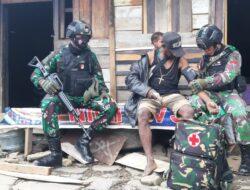 Pelayanan Tanpa Batas, Satgas Kodim Yalimo Yonif RK 751/VJS Gencar Memeriksa Kesehatan Masyarakat