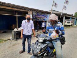 Aliansi Ormas Bekasi Gandeng IWO Indonesia Bagikan Takjil Menjelang Buka Puasa