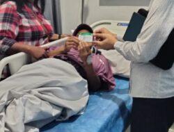 Ali Sabana Ketua DPD Partai NasDem Kota Bekasi Besuk Warga Sakit di Pondok Gede