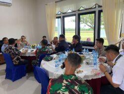 Wadan Satgas Pamtas Yonif 645/GTY Hadiri Uji Coba Landing Penerbangan Perintis dan Diskusi tentang Potensi Penerbangan Perintis di Kab. Bengkayang