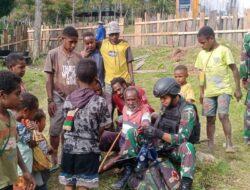 Tim Kesehatan Pos Makki Satgas Yonif Mekanis 203/AK Berikan Pelayanan Kesehatan di Pegunungan Tengah Papua