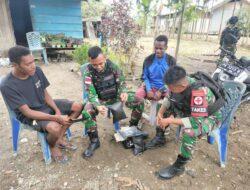 Kebersamaan Satgas Pamtas Yonif 711/Rks Dengan Masyarakat di Papua