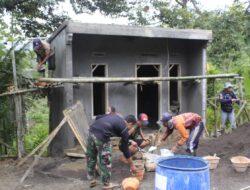 Satgas TMMD ke -115 Kodim 0612/Tasikmalaya Berbaur Bersama Masyarakat Bangun Posyandu