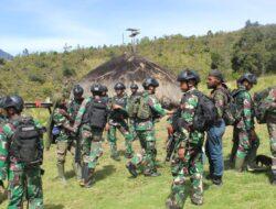Satgas Yonif Mekanis 203/AK Tingkatkan Kegiatan Anjangsana Untuk Mempererat Silaturahmi Dengan Masyarakat Desa Manggalome