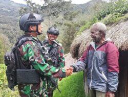 Guna Menjaga Tali Silaturahmi, Satgas Yonif Mekanis 203/AK Laksanakan Anjangsana Kepada Tokoh Masyarakat