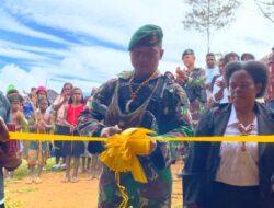 Setelah Direnovasi Oleh Satgas Yonif Mekanis 203/AK, Gereja Gumban Hidup Kini Terlihat Lebih Mewah