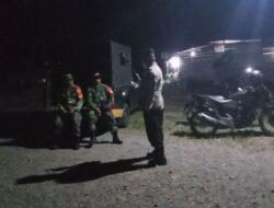 Babinsa 1710-07/Mapurujaya Amankan Kegiatan Shalat Tarawih di Wilayah Binaan