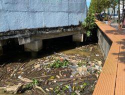 Membuang Sampah di Sungai, Kebiasaan yang Sulit Dihilangkan di Kawasan Tepian Teratai