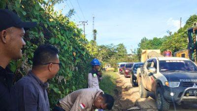 Anggota DPRD Berau, Arman Nofriansyah, Soroti Jalan Poros Maluang-Samburakat yang Amblas