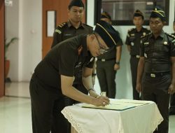 Kejari Berau Lantik Kasi Pidsus Baru, Erwin Adibakti Gantikan Rahadian Arif Wibowo