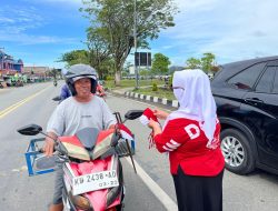 Polda Kaltara dan Kerukunan Keluarga Luwu Raya Gelar Gerakan Pembagian Bendera Merah Putih