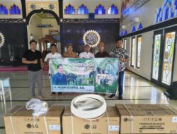 Husin Djufrie Berikan Bantuan AC, Sebut Masjid Harus Jadi Tempat yang Nyaman untuk Beribadah