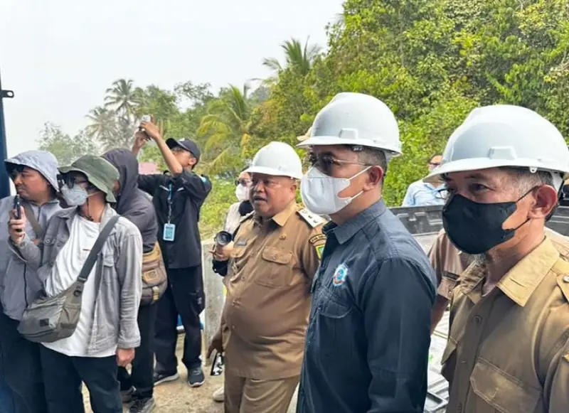 Foto : Wabup, Gamalis bersama Direktur PDAM Batiwakkal, Meninjau Langsung IPA Gurimbang